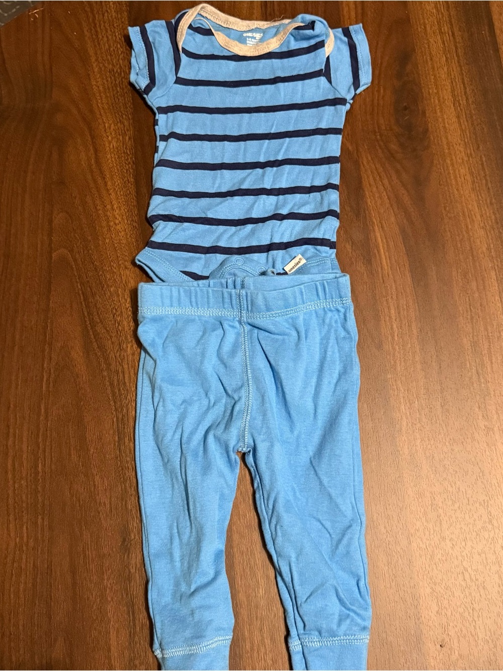✨2/$6✨ Baby boy onesie and pants set